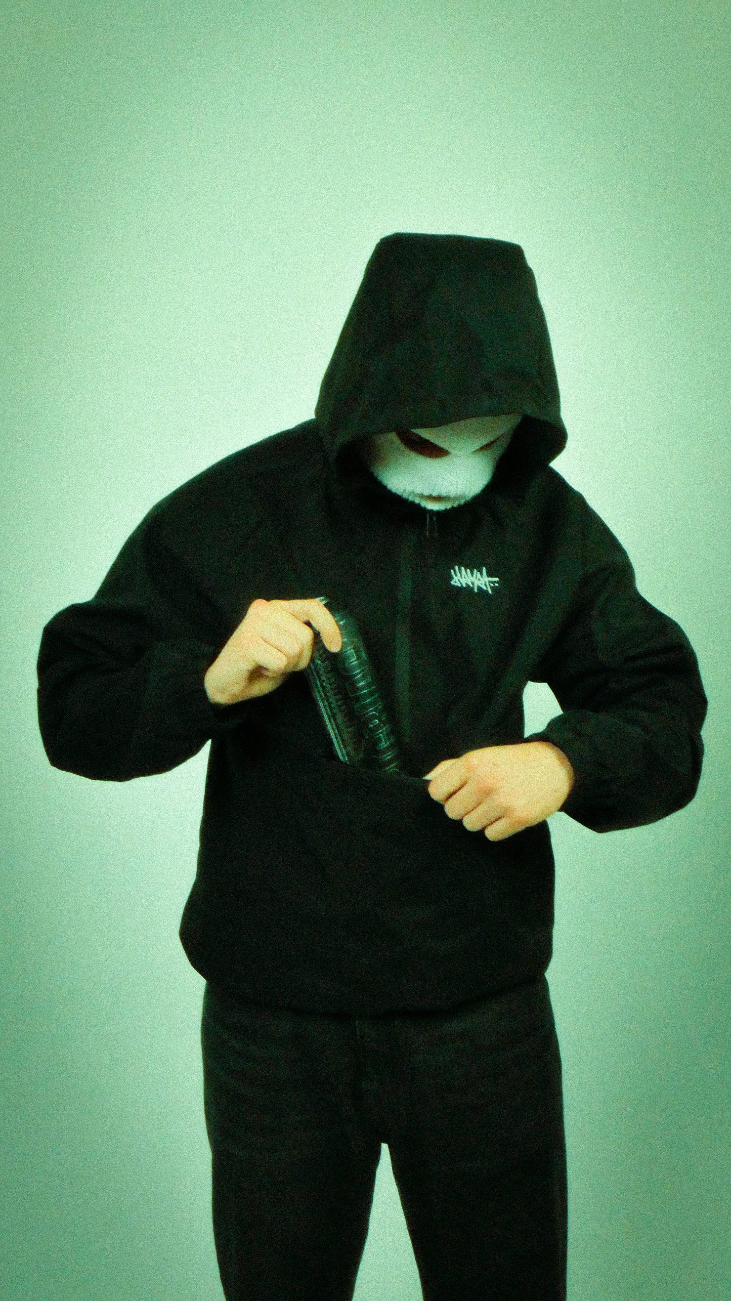 HAYAT WINDBREAKER